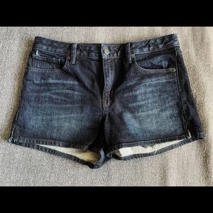 GAP dark blue Jean short. Size 29.